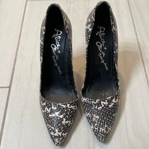 Alice and Olivia Black White Snake Pointy Toe Pumps